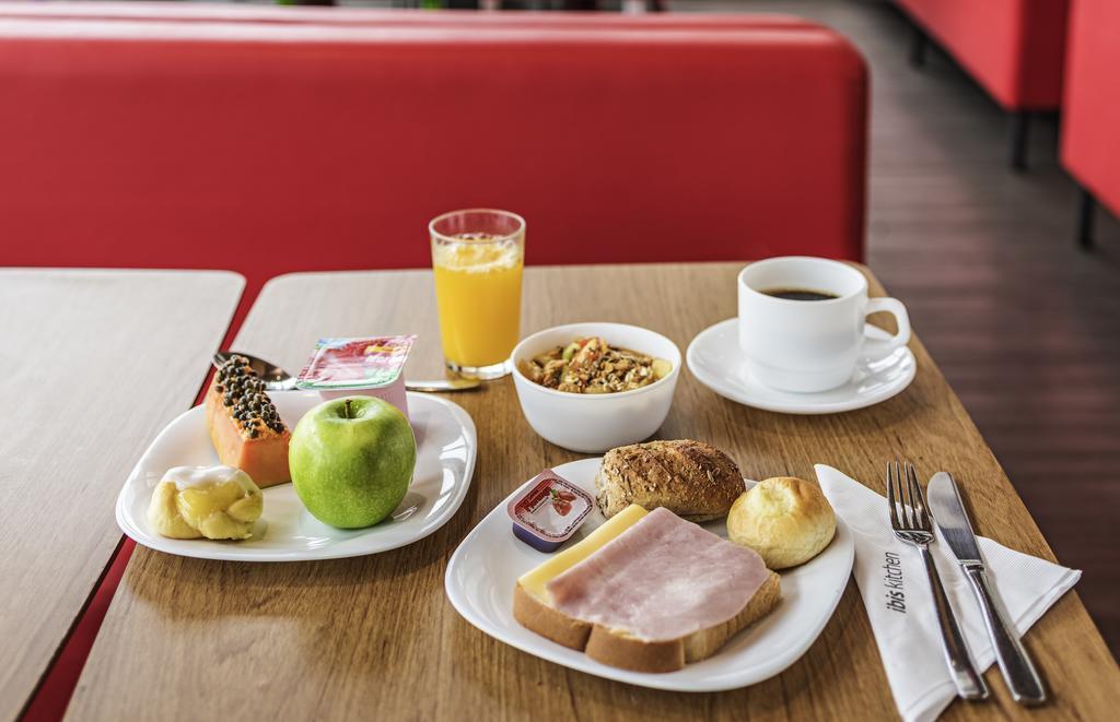 Ibis Zuerich Messe Airport Hotel Ngoại thất bức ảnh